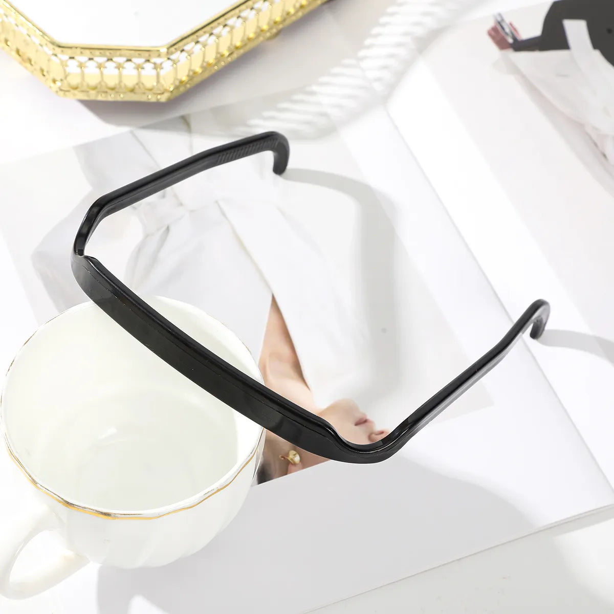 Square Glasses Headband Female 2023 New All-match Pressing Hair Bundle Headdress Invisible Curly Hair Fixed Artifact Headband